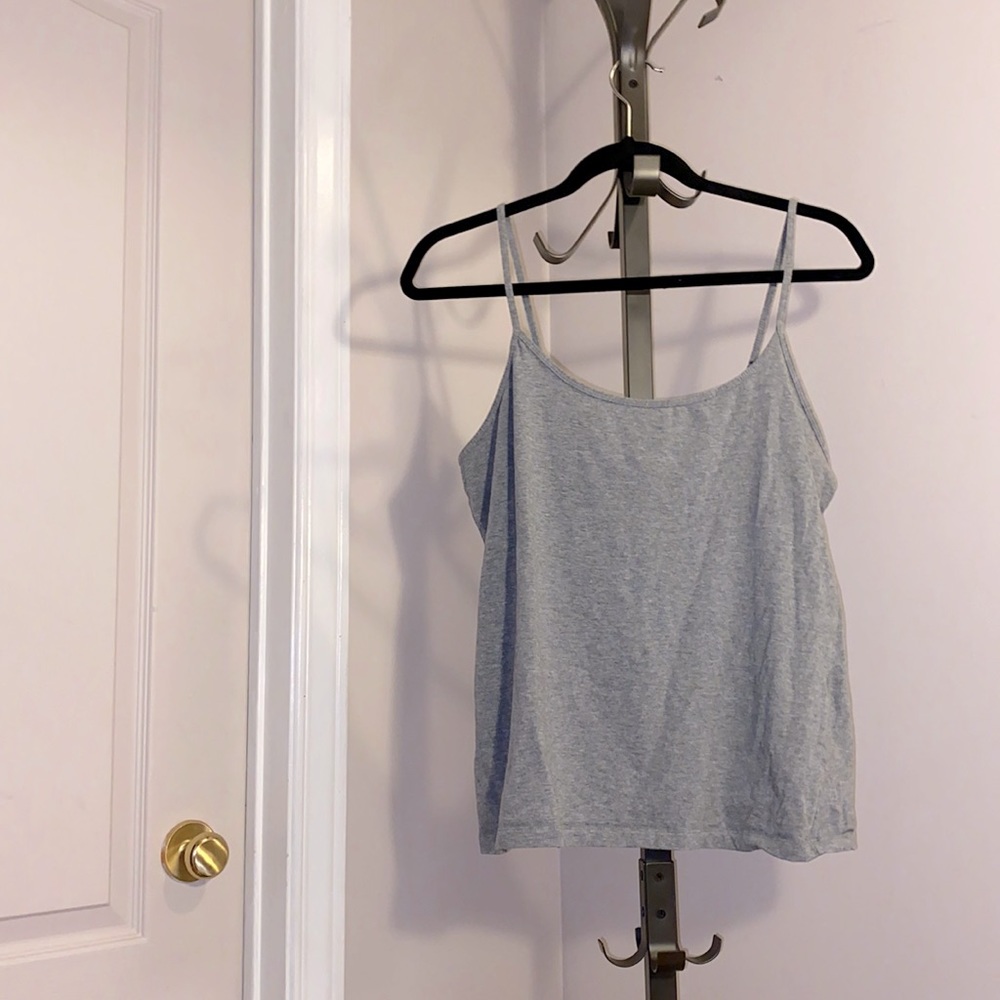 Simple gray tank